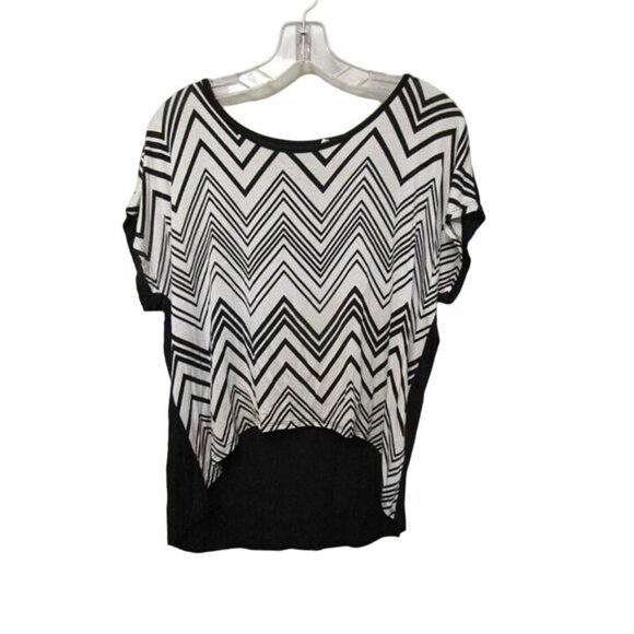 Bri's World Size Large Women’s Black & White Patterned Striped Shirt. #R–7. - Picture 1 of 4